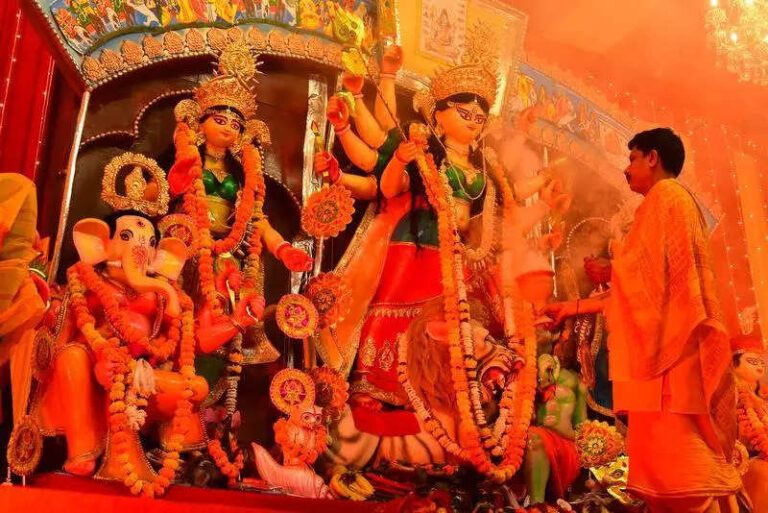 With Kumari Puja & Dhunachi Naach, Durga Puja pandals in Jaipur draw large crowds