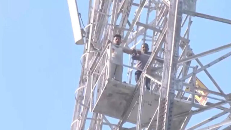 Watch: 2 men climb tower to protest rape-murder of girl in Jaipur, demand CBI probe