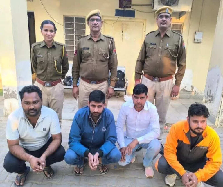 Technician, aide held for taking bribe in Bundi