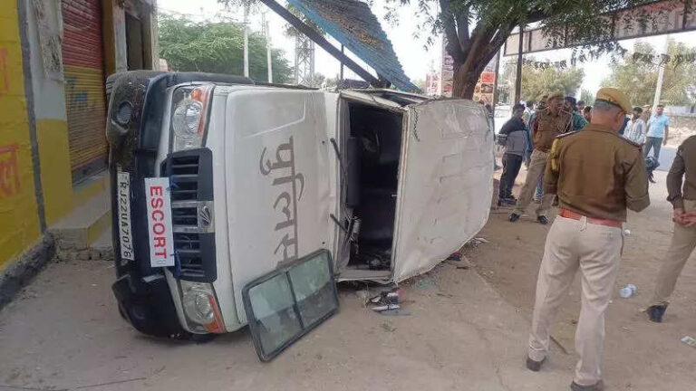 Police vehicle in Raje’s convoy overturns, 5 policemen injured