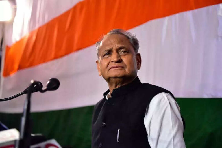 Gehlot seeks research centre in Raj on rising heart attacks among youth