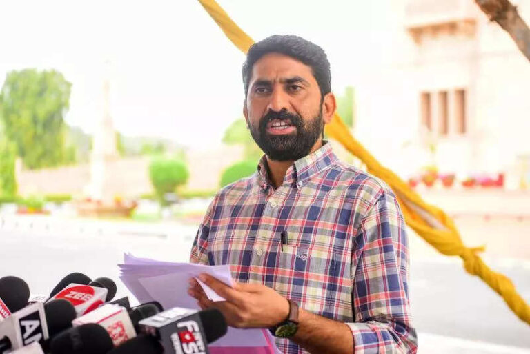 Cong slams govt over transport chaos during REET exam