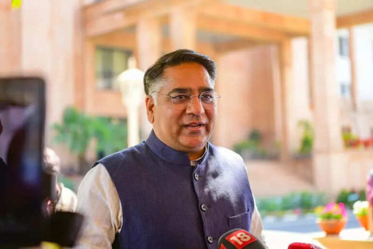 Contaminated water from Punjab cleaned before supply: Min