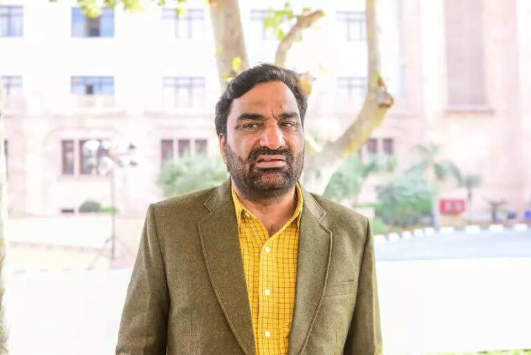 One a snake, the other a cobra: Beniwal on Cong, BJP