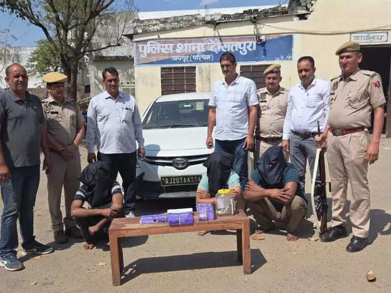 Woman, 3 aides held for abductingman from city for 7 lakh ransom