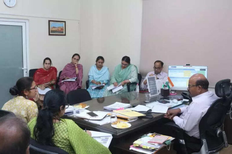 Govt to open public libraries at gram panchayat level in Raj