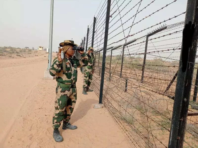 Pak dismantles one of 3 bunkers near border
