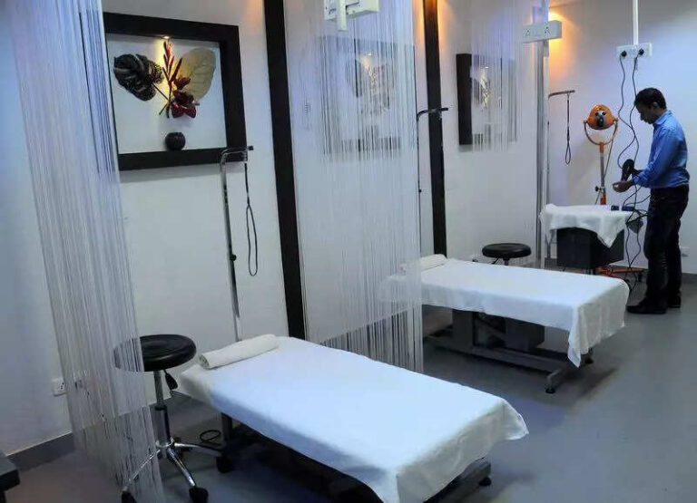 No latches ondoor, ID must:City cops issuenew spa rules