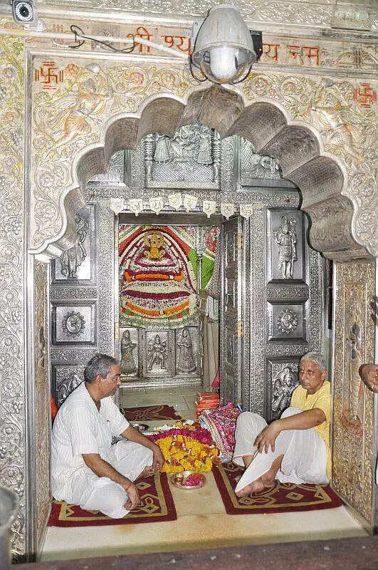 2 held for VIP darshan fraud at Khatu Shyam Ji temple