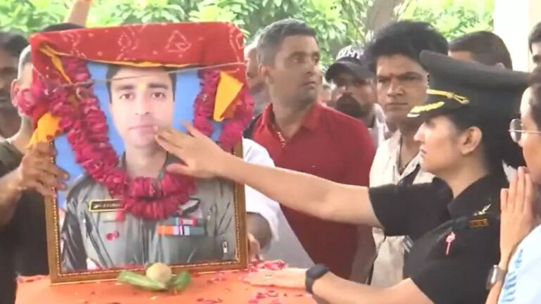 Final honours: Army officer Deepika Chauhan mourns husband Rajveer Singh Chauhan, pilot of fatal Kedarnath helicopter crash – watch