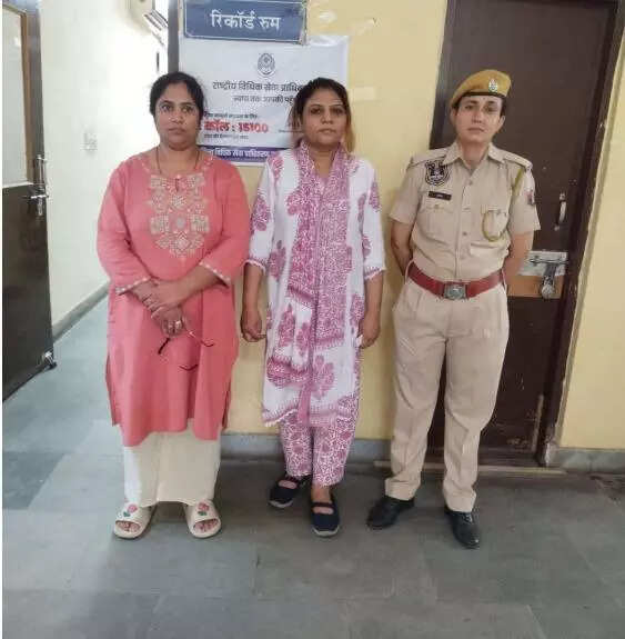 2 women caught extorting 3L from man at Jaipur cafe