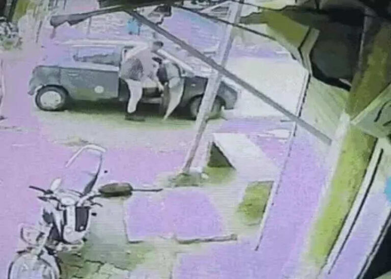 Ex-boyfriend stabs Banswara teacher to death