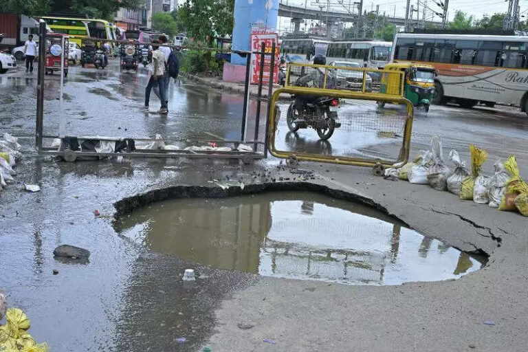 New sinkhole near Jaipur Metro station rattles commuters