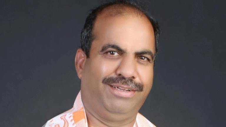 To stop road cutting, Rajasthan’s Bhilwara mayor Rakesh Pathak pleads with folded hands, holds engineer’s feet